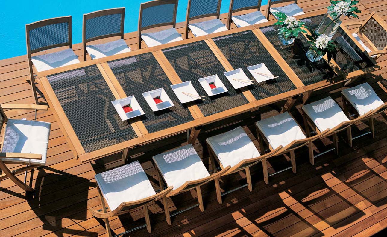 Tavoli e sedie in teak